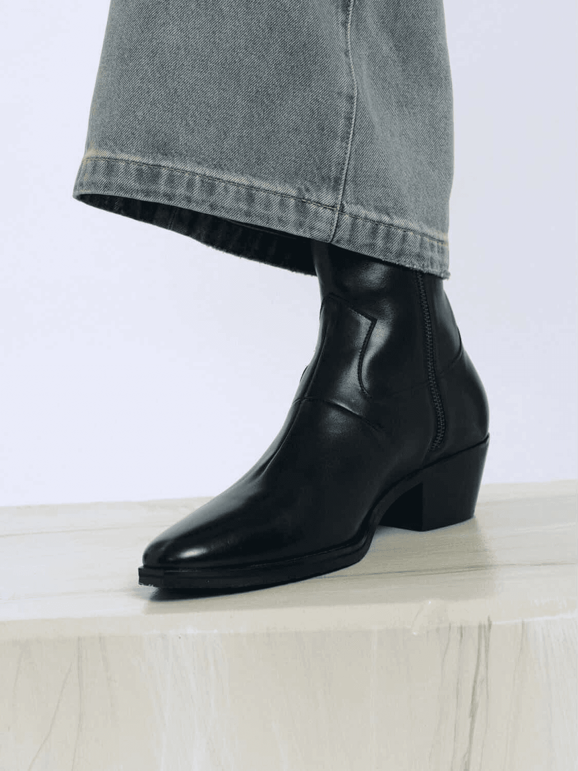 YSL Lukas — view 2